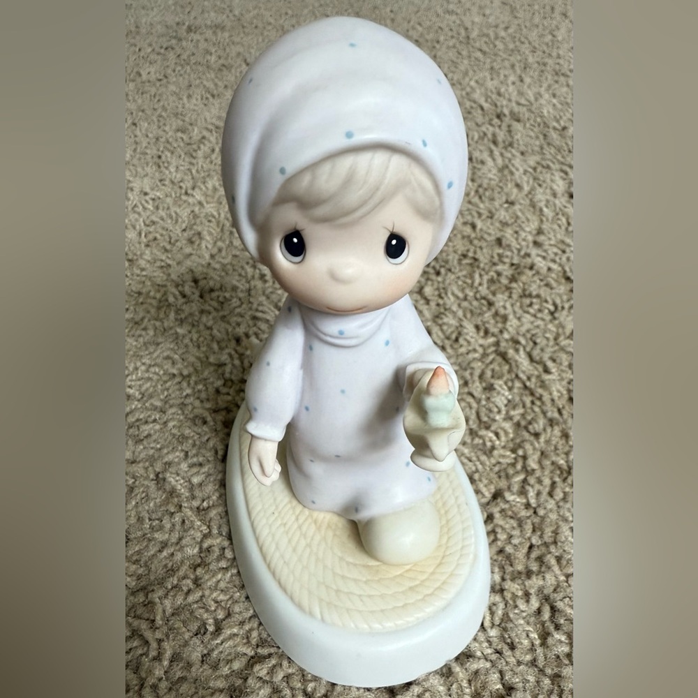 🎀3/$25🎀 Precious Moments figurine, Jesus Is The Light That Shines